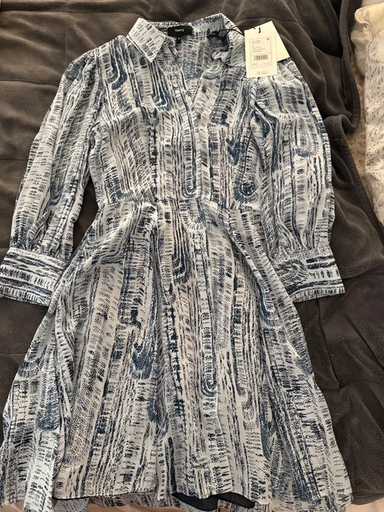 Theory 00 teal mini silk shirt dress. Light Blue Printed V-Neck Mini Dress - Picture 2 of 5